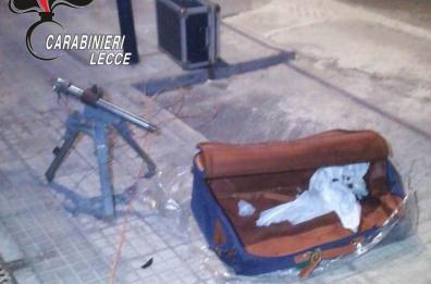 Lecce, carabinieri intervengono per due valigie sospette in centro: falso allarme