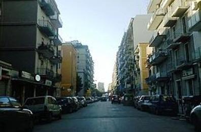 Bari, roghi e miasmi a Japigia, i cittadini: “Basta, qui non si respira”