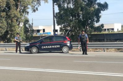 Metaponto, turista inglese torna a casa ma la trova occupata da 9 migranti: denunciati