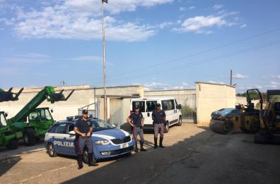Casamassima, polizia e cc recuperano 500mila euro di mezzi rubati in capannone abbandonato