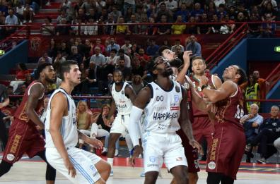 Basket, Supercoppa Italia: Brindisi affondato, stasera la finale