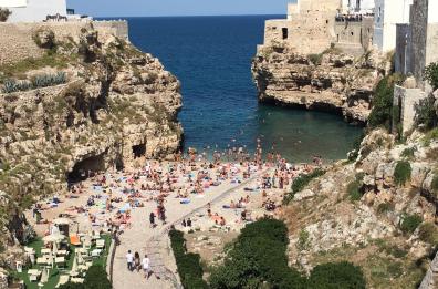Contro il turismo selvaggio anche Polignano a Mare pensa al «modello Roccaraso»