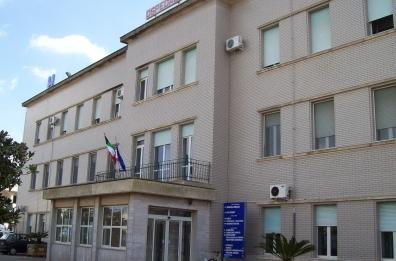 Gagliano, cabine di fototerapia rotte: i malati in rivolta