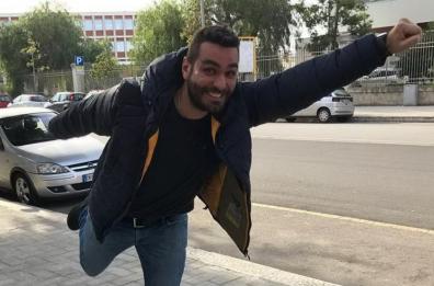 Abbaticchio, il «Walking Dad» barese candidato agli oscar del Web
