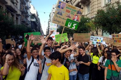 Da Foggia a Bari al Salento: migliaia di giovani in corteo per il clima