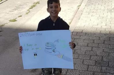 Stornarella, a 12 anni manifesta da solo in piazza per il clima: il plauso di Emiliano