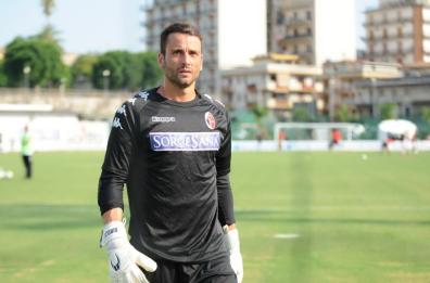 Bari, il portiere Frattali rinnova fino al 2023