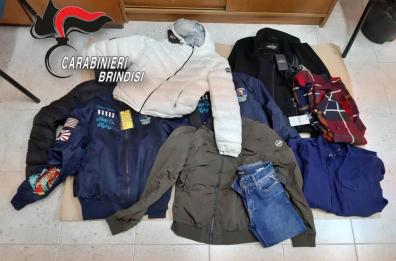 Brindisi, carabinieri recuperano merce rubata in un negozio: denunciato 35enne