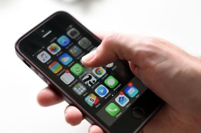 Bari, ruba cellulare da negozio e fugge: denunciato georgiano con permesso scaduto