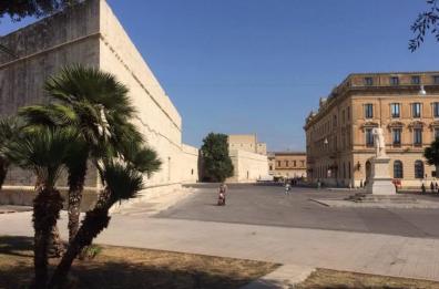 Lecce, la piazza «rifiuta» il motoraduno: è scontro a palazzo