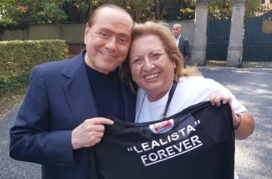 Da Polignano ad Arcore per gli auguri a Berlusconi