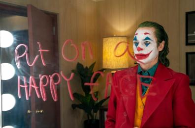 Joker: a Bari l'anteprima a mezzanotte con t-shirt personalizzate e il cosplay dell'avversario di Batman