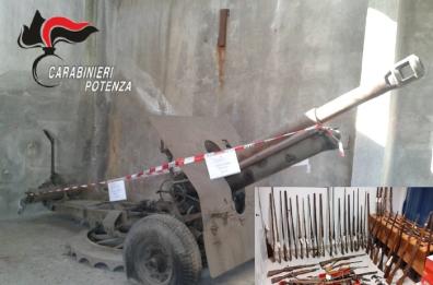 Senise, nell'arsenale anche un cannone: in manette un 56enne