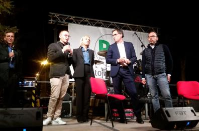 Foggia, ministro Boccia: «Per autonomia guerra totale a diseguaglianze»
Alle regionali: «Sosterremo Emiliano» Foggia, ministro Boccia: «Per autonomia guerra totale a diseguaglianze»
Alle regionali: «Sosterremo Emiliano»