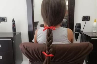 Ceglie Messapica: donne e bambine donano capelli per solidarietà