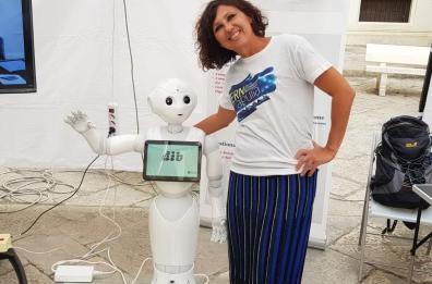 Bari, arriva Pepper, robot sociale che gioca con i bambini