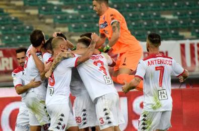 Il Bari non sbaglia più: vittoria che sa di svolta