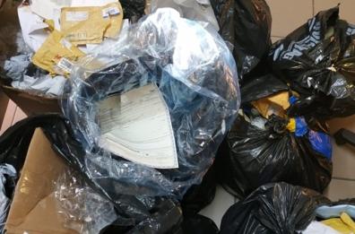 Tricase, a casa droga e posta mai consegnata: dipendente delle Poste e figlio in carcere