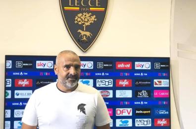 Lecce, domani in campo con maglia per raccogliere fondi ex portiere malato