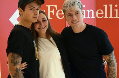 Benji e Fede arrivano a Bari: assalto dei fan alla Feltrinelli 