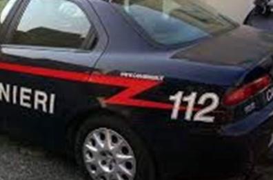 Alezio, comandante cc cerca di sedare lite tra fidanzati e viene preso a calci: arrestato 28enne
