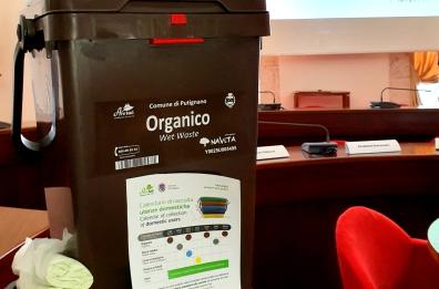 Putignano, le novità del porta a porta: arriva il mastello multiuso «intelligente»