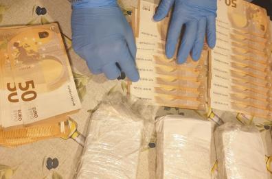 Barletta, guardia giurata tenta di stuprare una donna: arrestato, in casa aveva 48mila euro 