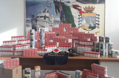 Mola di Bari, in casa 30kg di sigarette e tabacco di contrabbando: denunciato 50enne