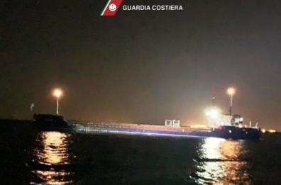 Brindisi, cargo fuori rotta danneggiò scogliera: denunciato comandante