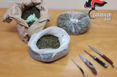 Terlizzi, ubriaco infastidisce clienti di un locale, cc vanno a casa e trovano la droga: arrestato