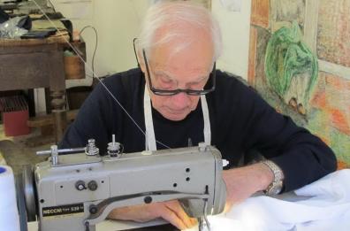 Bari, tra moda e tradizione parla il sarto Antonio Fanelli: «Non chiamatelo mestiere perduto»