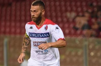 Bari calcio: bomber Antenucci rinnova fino al 2023