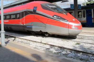 «Ridateci il Frecciarossa»: l’iniziativa contro l’isolamento ferroviario di Taranto