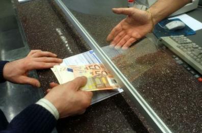 Carpino: in due rapinano banca con pistola, fuggiti col bottino
