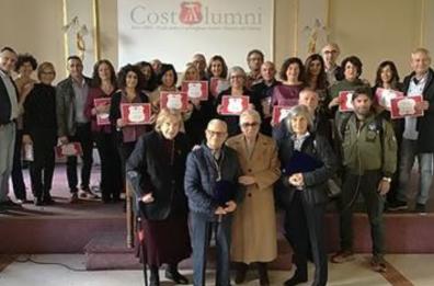 Lecce, reunion tra studenti e prof, tutti in classe...dopo 35 anni