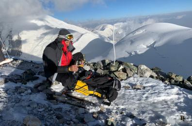 Partipilo l’alpinista barese salito in vetta al Pik Lenin: oltre 7mila metri