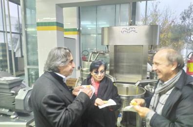 Il maestro Muti in vacanza a Cisternino: con la moglie ha degustato olio