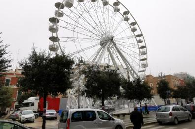 A Barletta la ruota panoramica c'è ma... non gira  