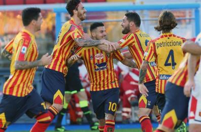 Lecce-Genova, 90 minuti di show poi finisce 2-2: giallorossi sotto di due gol poi rimontano