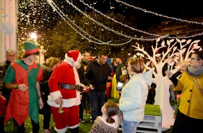 Bari, Babbo Natale è in città: inaugurato il suo Villaggio in piazza Umberto