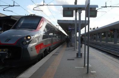 Treni, nel weekend arriva il Roma-Lecce con unica fermata a Bari, tempi più brevi anche per Milano
