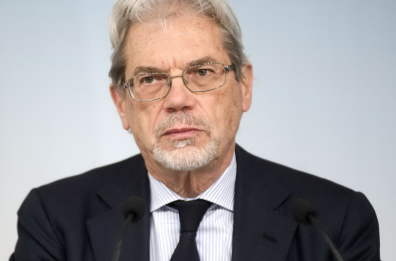 Ex ministro De Vincenti domani a Bari: «Il Mezzogiorno non si rassegni alla decrescita»