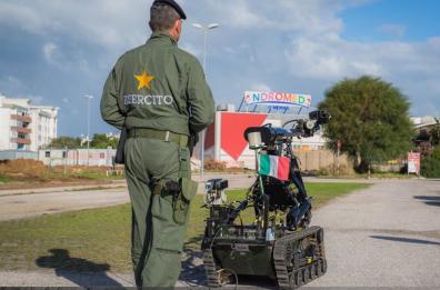 Brindisi, bomba messa in sicurezza dall'Esercito: la gente ritorna a casa