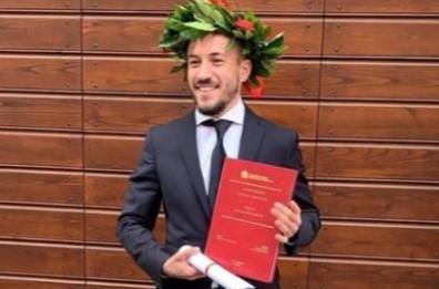 Bari, l'attaccante diventa dottore in Psicologia