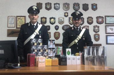 Montalbano Jonico, in macchina 83 profumi di note marche, ma contraffatti: 2 denunce