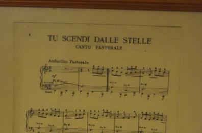 Gravina, alla Vigilia campane a mezzanotte e lumini dai balconi per cantare "Tu scendi dalle stelle"