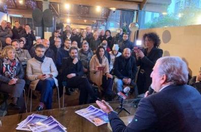 Primarie c.sinistra in Puglia, Emiliano a Lecce: «Il risultato non è scontato»