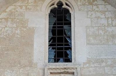 Altamura, i botti di Capodanno danneggiano la Cattedrale