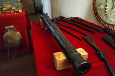 Bari, reperti archeologici venduti online: 27 denunce, recuperati 40mila euro di beni