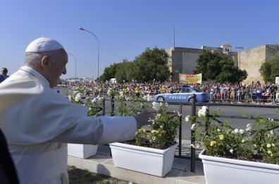 Papa Francesco a Bari: il messaggio del vescovo Cacucci